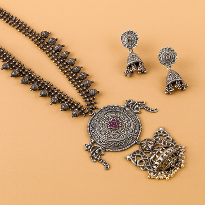 Celebrate Navratri in Style – Zevira Necklace & Earrings Set (Limited Offer)